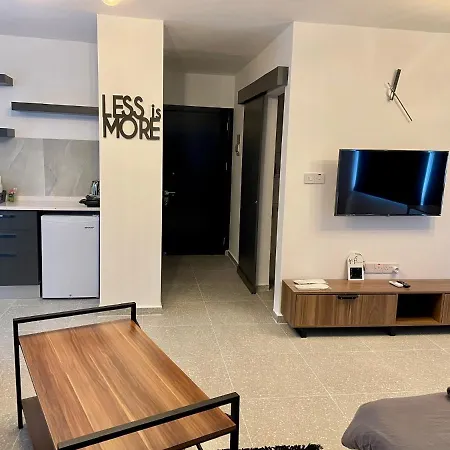 Mr. In Ortakoy , North + Wifi + Netflix דירה ניקוסיה