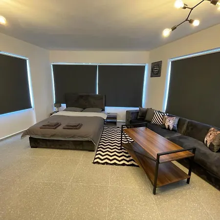 Mr. In Ortakoy , North + Wifi + Netflix