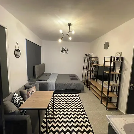 דירה Mr. In Ortakoy , North + Wifi + Netflix ניקוסיה