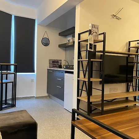 Mr. In Ortakoy , North + Wifi + Netflix Апартаменты