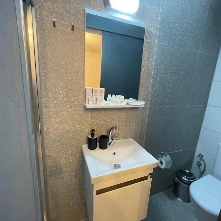 Mr. In Ortakoy , North + Wifi + Netflix