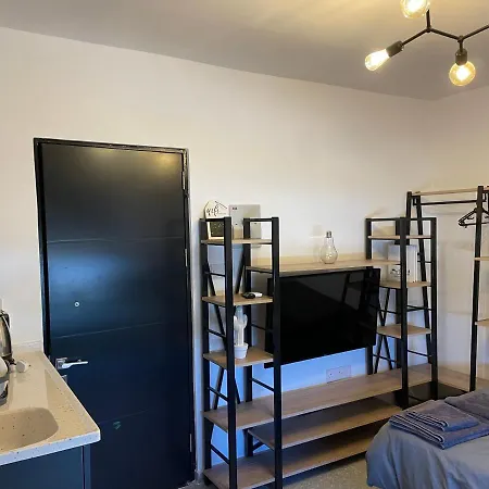 Mr. In Ortakoy , North + Wifi + Netflix