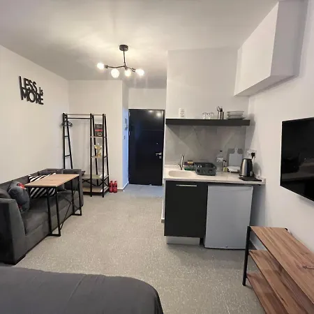 Mr. In Ortakoy , North + Wifi + Netflix Apartment