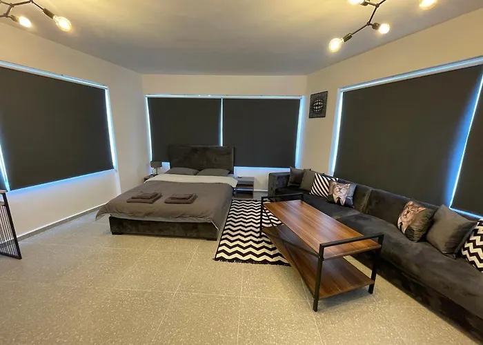 Mr. In Ortakoy , North + Wifi + Netflix