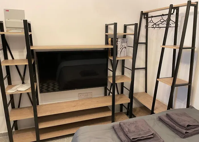 Mr. In Ortakoy , North + Wifi + Netflix * Nikósie